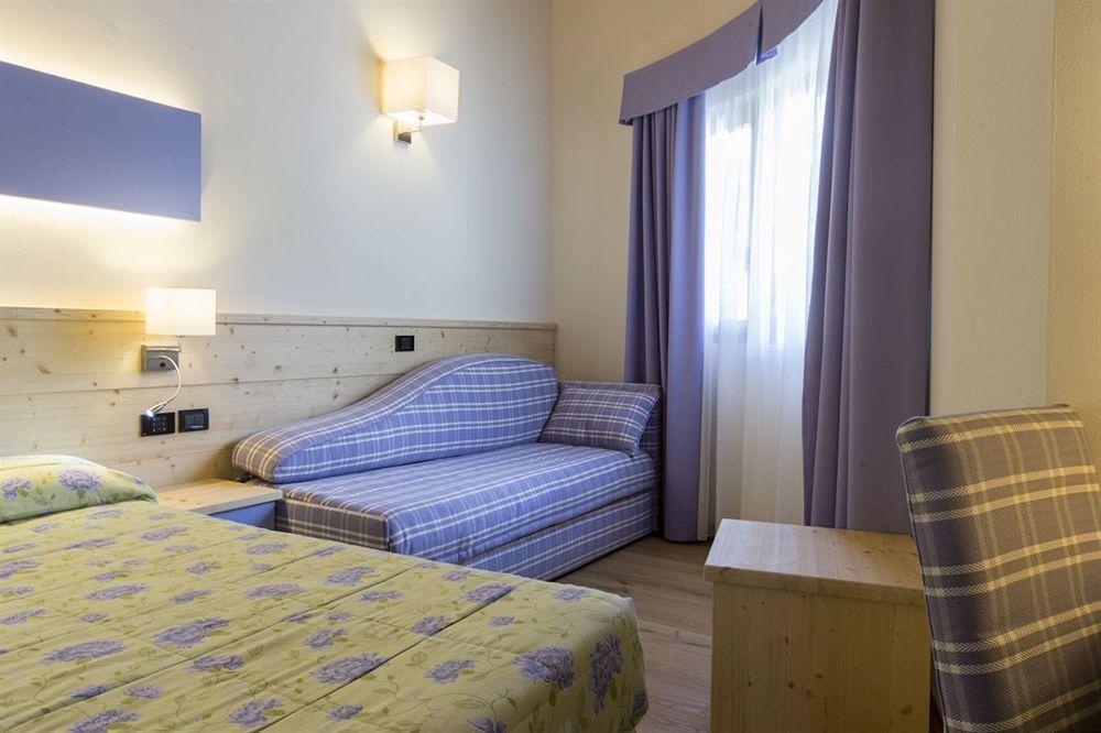 Alpholiday Dolomiti Wellness & Family Hotel Dimaro Exterior photo