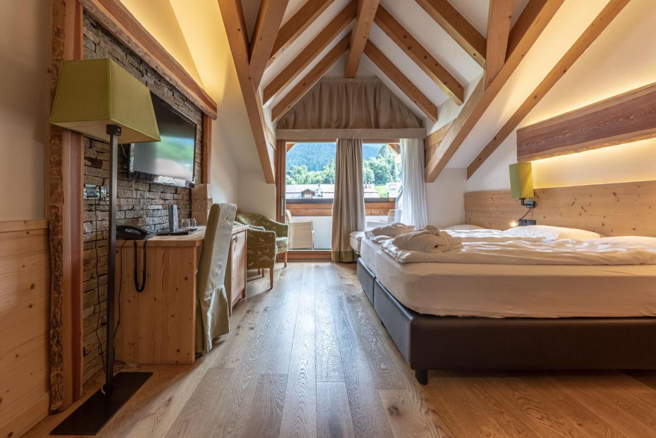 Alpholiday Dolomiti Wellness & Family Hotel Dimaro Exterior photo