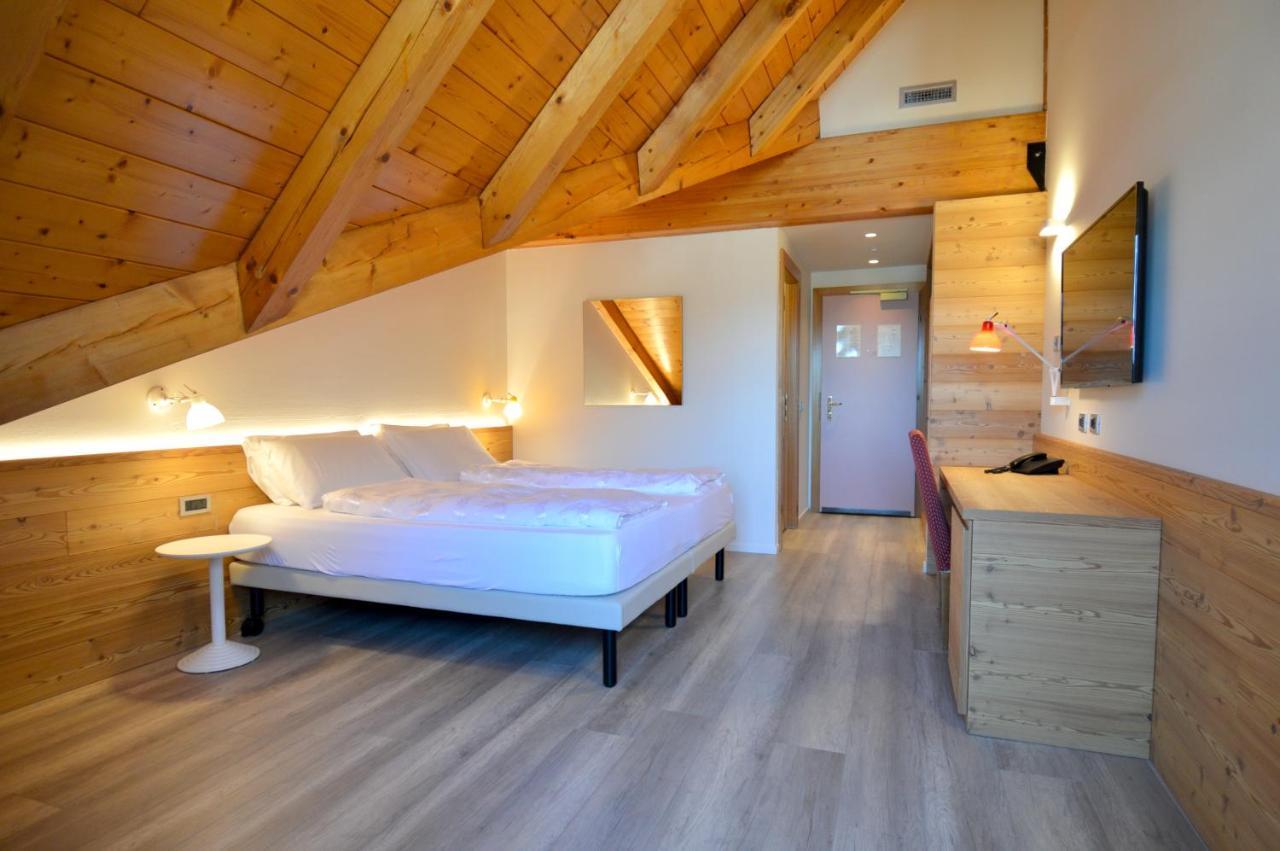 Alpholiday Dolomiti Wellness & Family Hotel Dimaro Room photo