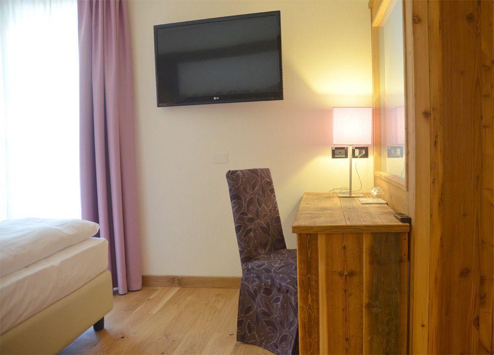 Alpholiday Dolomiti Wellness & Family Hotel Dimaro Exterior photo