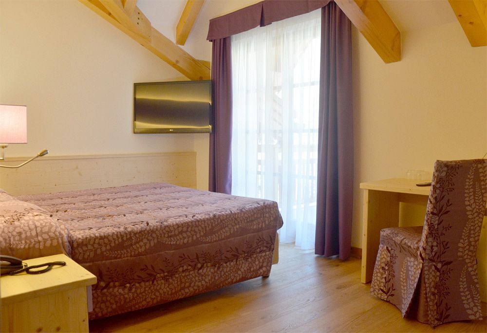 Alpholiday Dolomiti Wellness & Family Hotel Dimaro Exterior photo