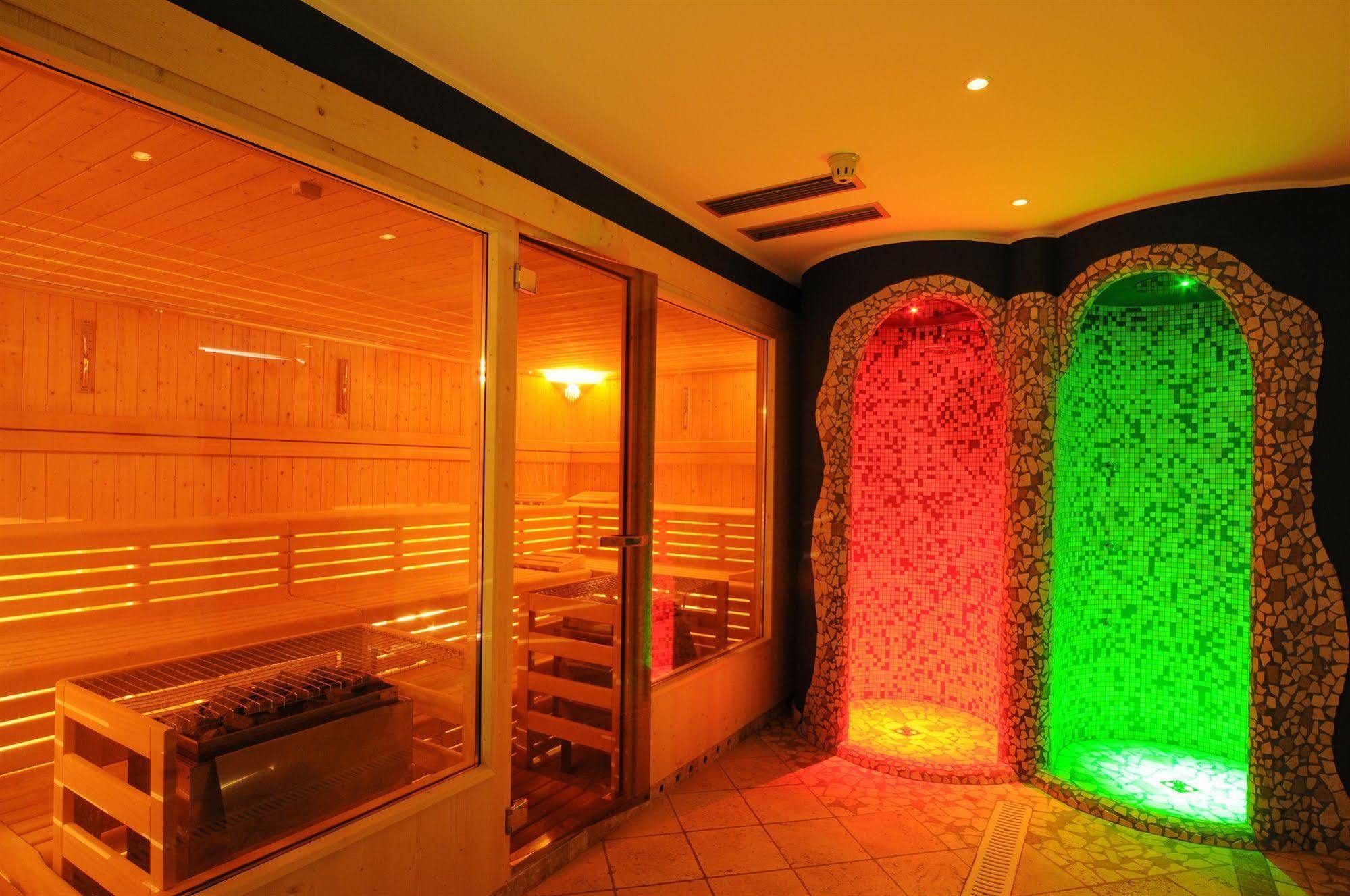 Alpholiday Dolomiti Wellness & Family Hotel Dimaro Facilities photo