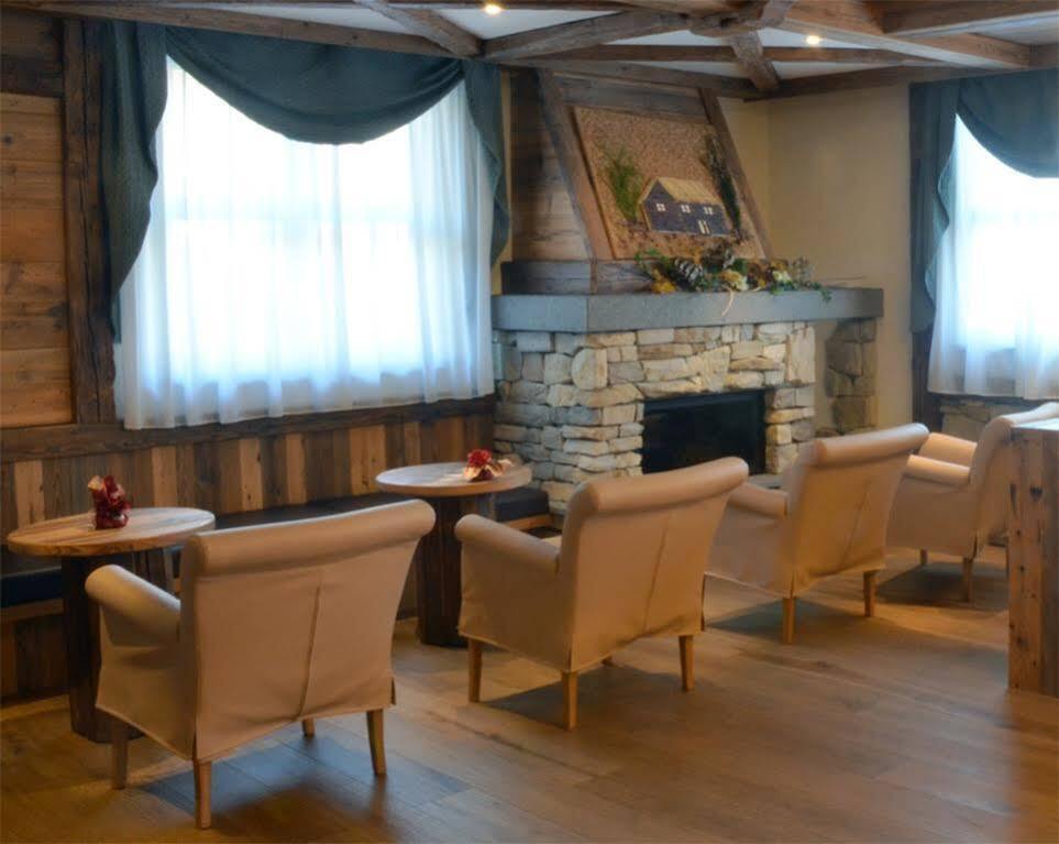 Alpholiday Dolomiti Wellness & Family Hotel Dimaro Exterior photo