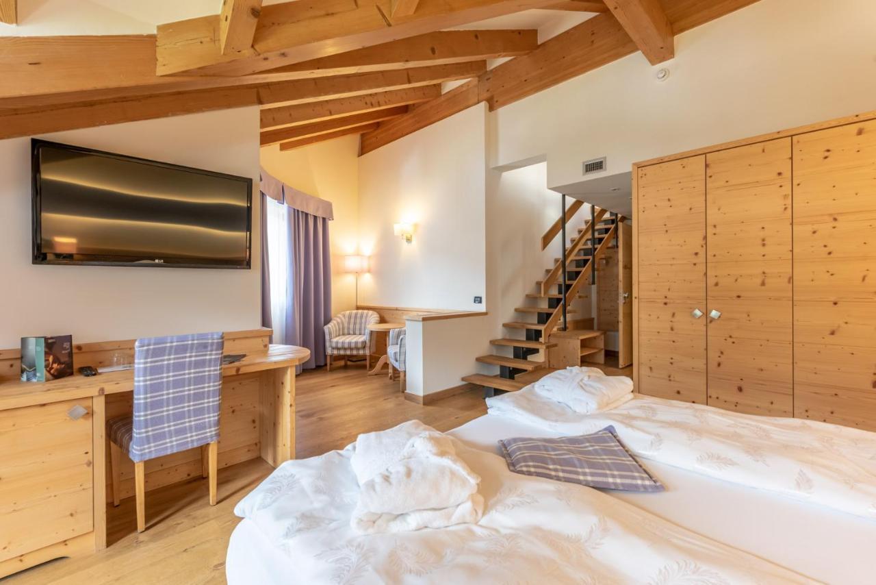 Alpholiday Dolomiti Wellness & Family Hotel Dimaro Exterior photo